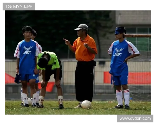 周强专访：从绿茵场到人生舞台的足球旅程回顾与展望